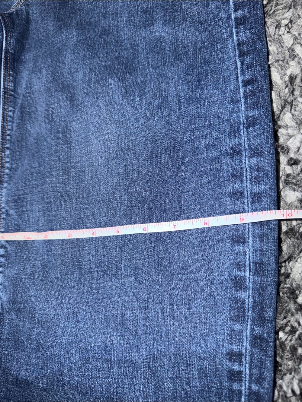 AE Stretch Barrel Jean. Size: 8 Long. - Picture 8 of 11